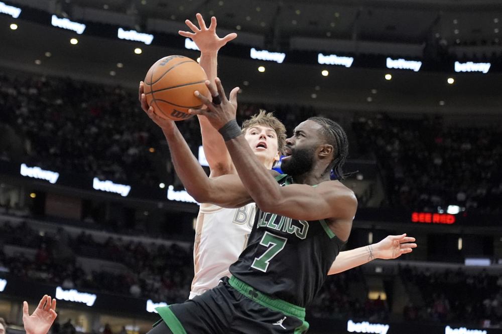 在攻防两端 在攻防两端